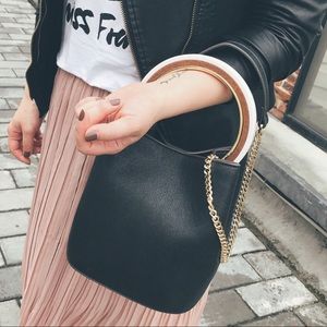 Black Bucket Handbag - Round handle